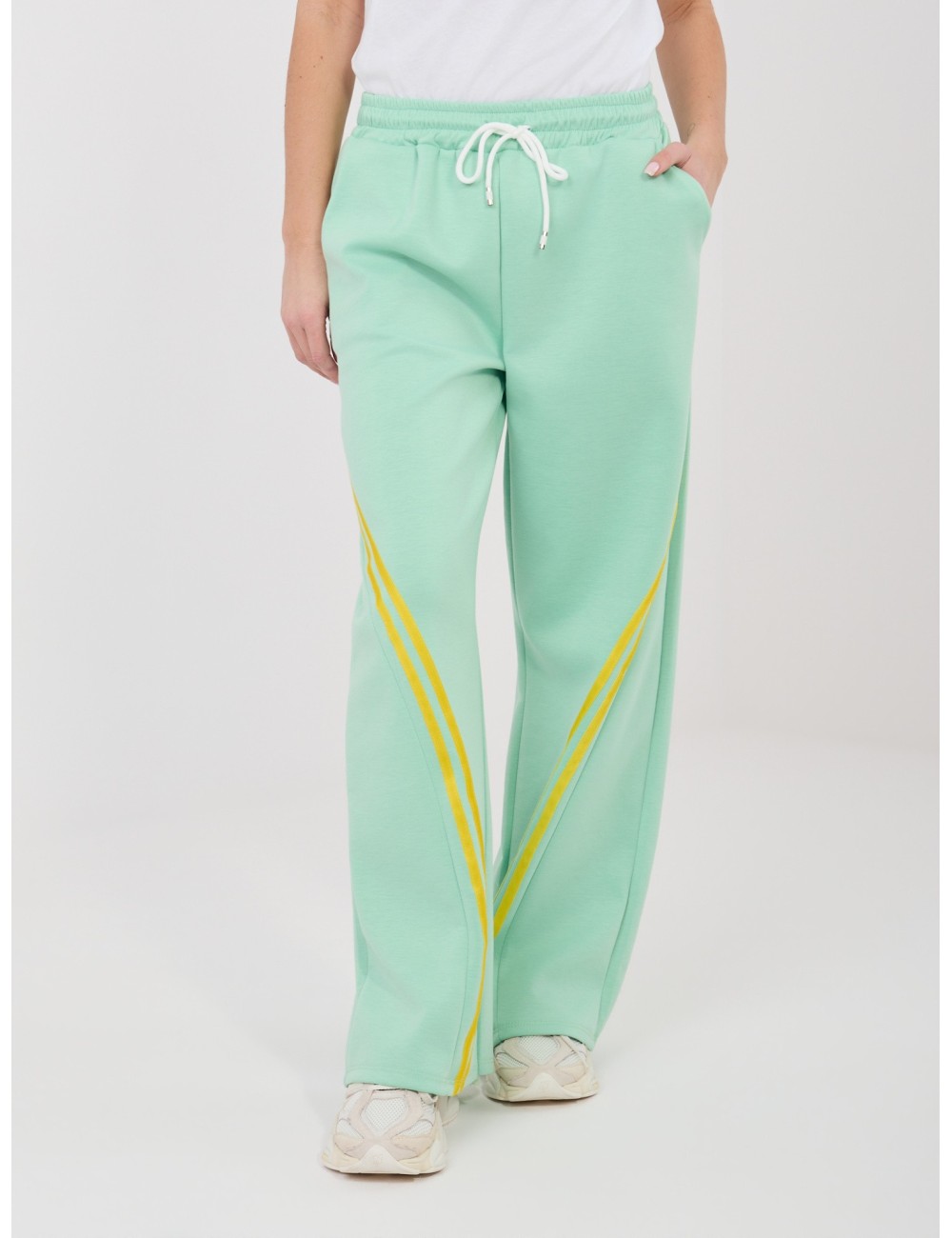 Spodnie dresowe-IT-DR-22168.66-ecru