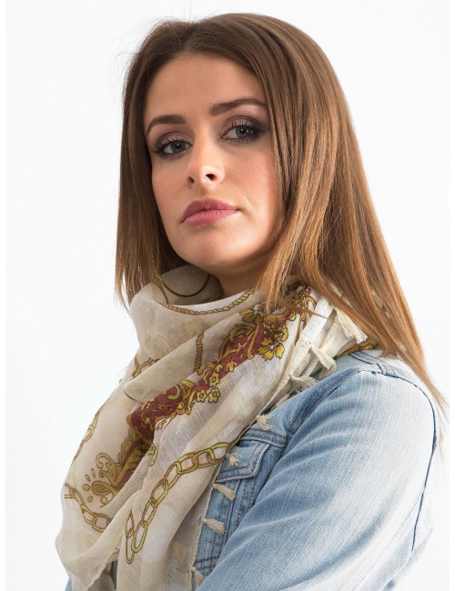 Wzorzysta czerwona chusta