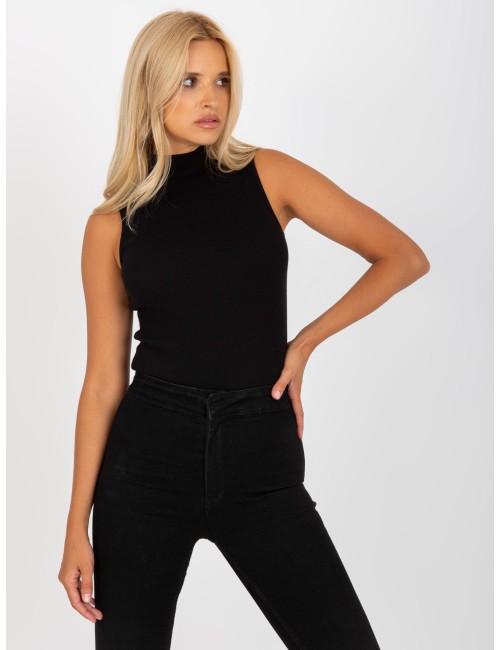 Różowy prążkowany top basic z półgolfem RUE PARIS
