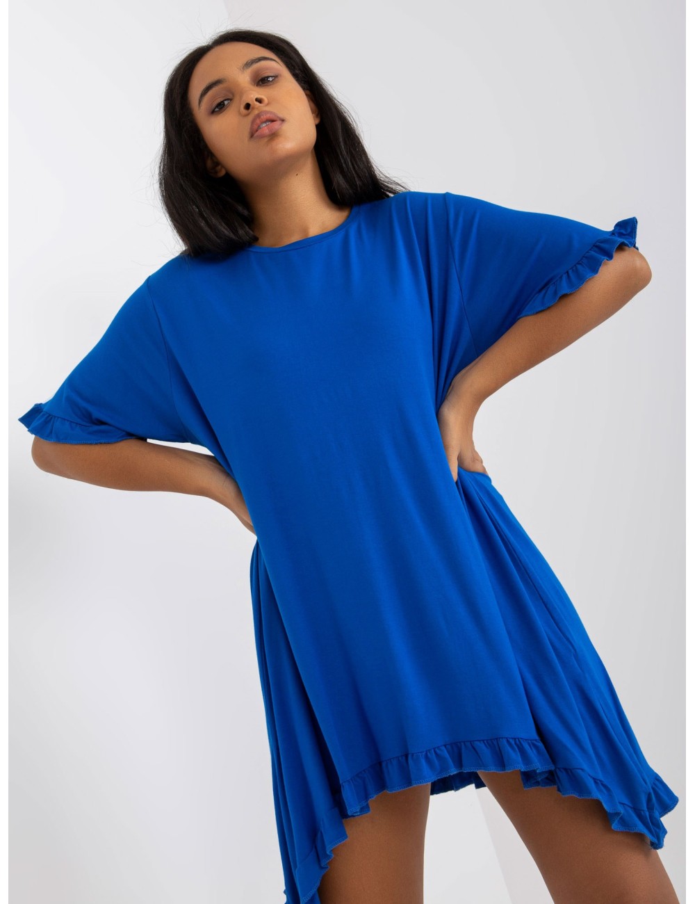 Mini sukienka plus size z falbaną