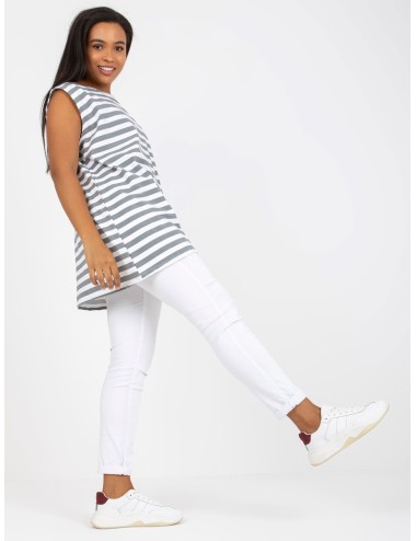 Top plus size z okrągłym dekoltem