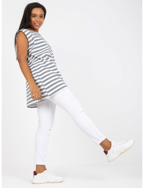 Top plus size z okrągłym dekoltem