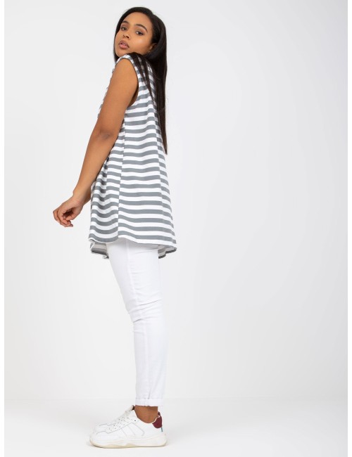 Top plus size z okrągłym dekoltem