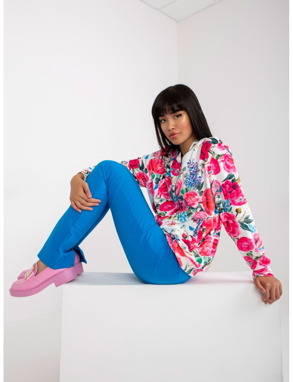 Welurowa bluza bomberka w kwiaty RUE PARIS