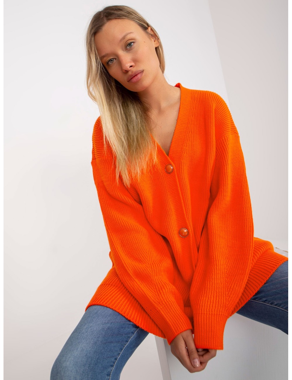 Sweter rozpinany z ozdobnymi guzikami RUE PARIS