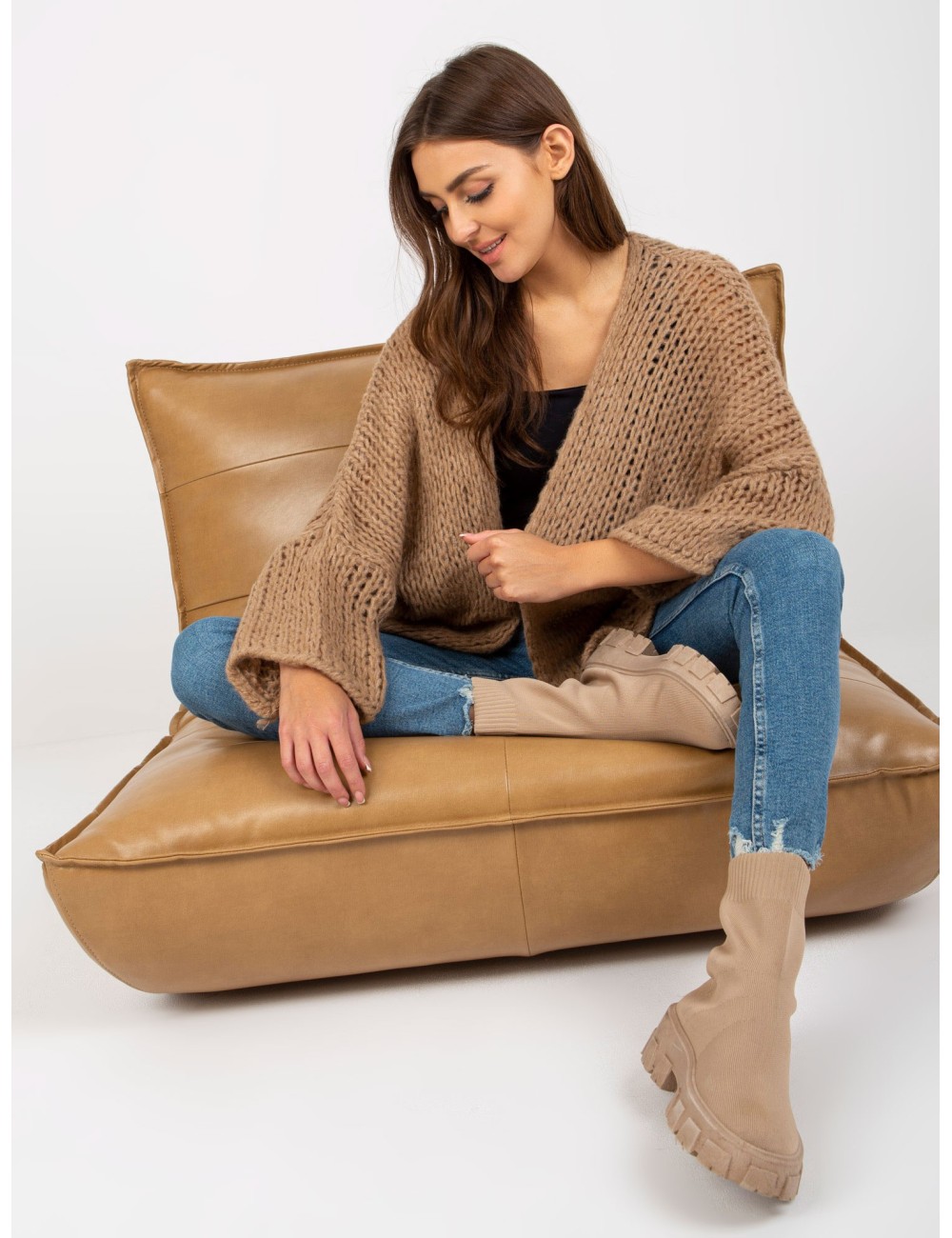 Brązowy dzianinowy kardigan oversize OCH BELLA