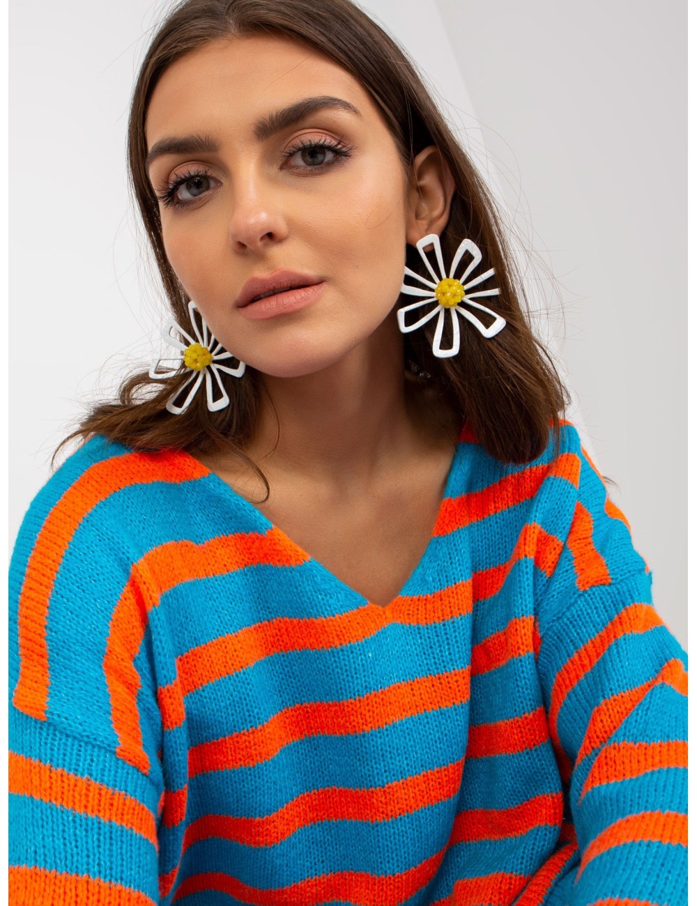 Sweter oversize z dekoltem V OCH BELLA