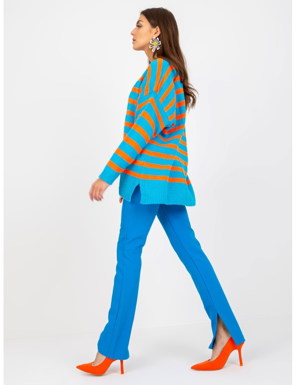 Sweter oversize z dekoltem V OCH BELLA