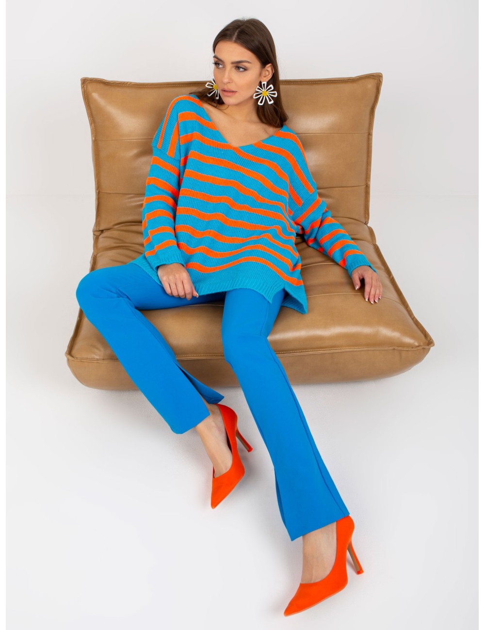 Sweter oversize z dekoltem V OCH BELLA