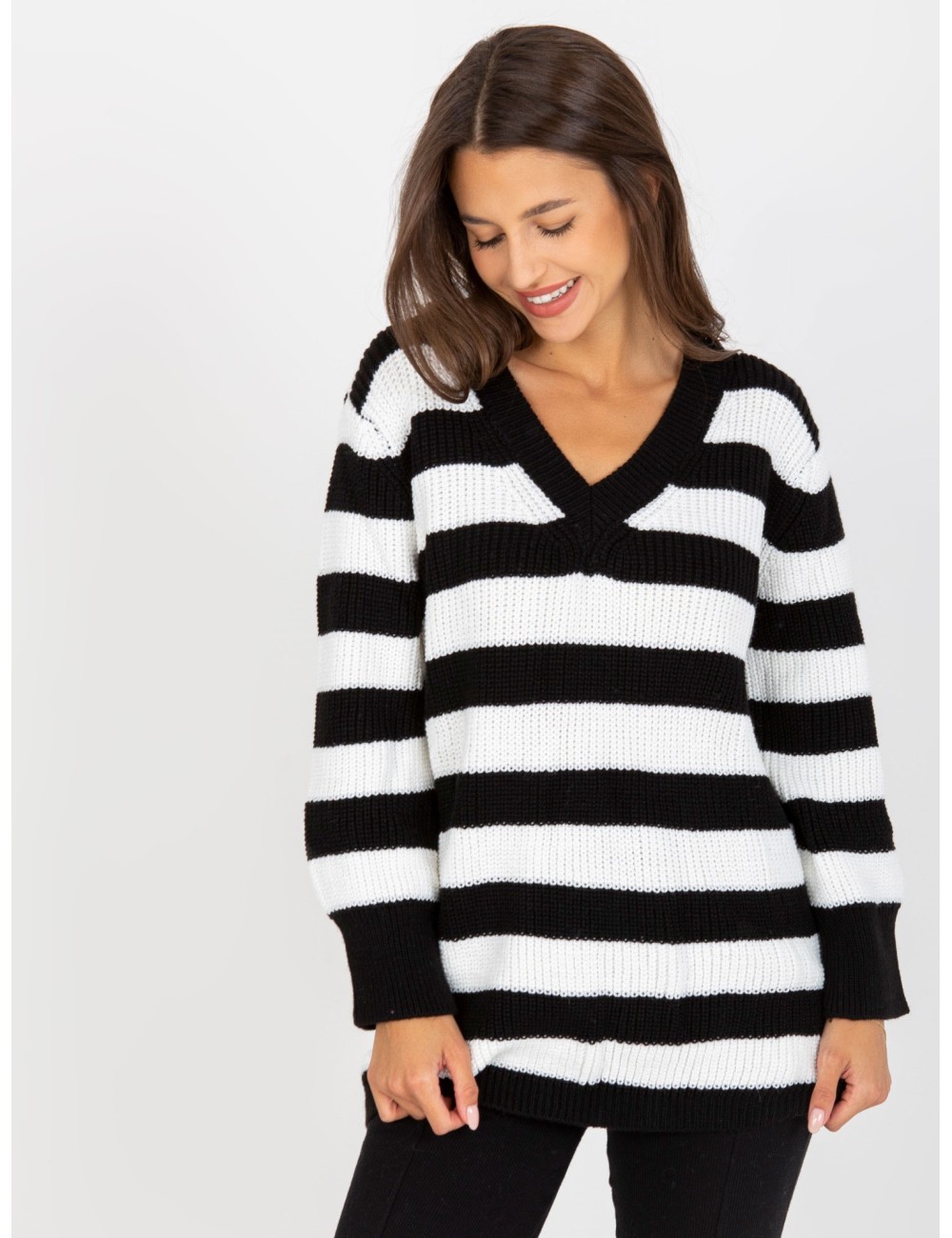 Dłuższy sweter oversize z wełną RUE PARIS