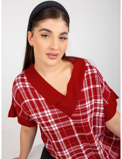 Czerwona dzianinowa kamizelka plus size w kratę