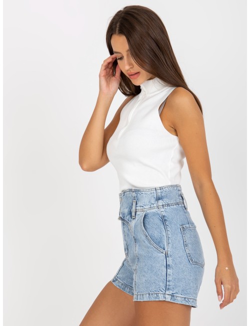 Niebieskie szorty jeansowe damskie high waist z efektem sprania