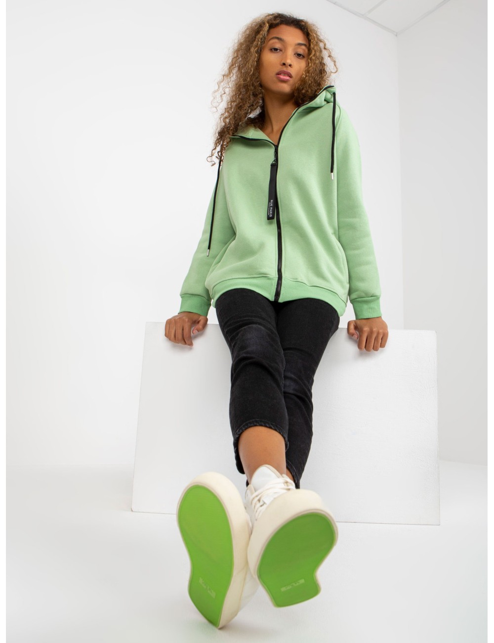 Jasnozielona dresowa bluza basic na suwak RUE PARIS