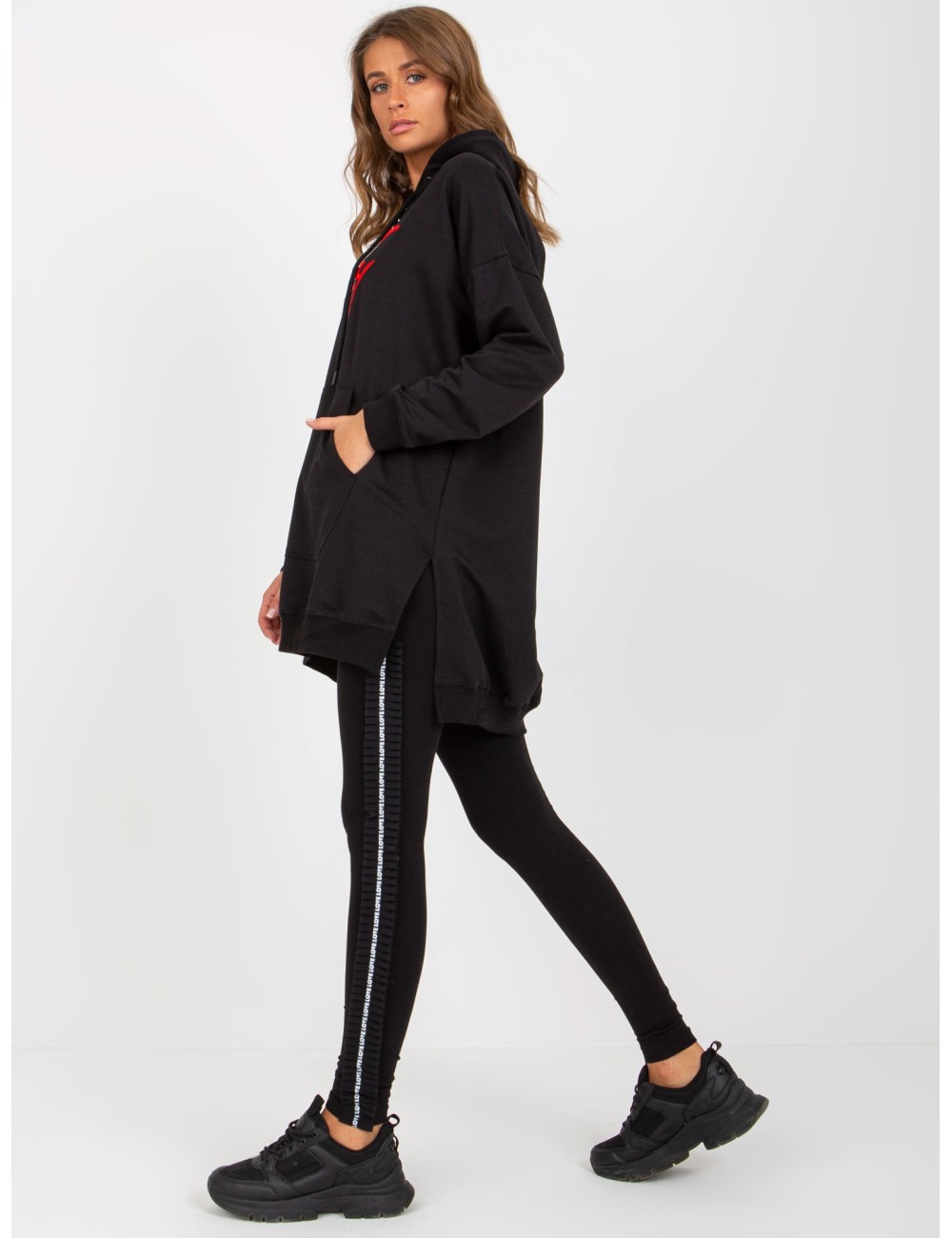Legginsy na co dzień z napisami po bokach