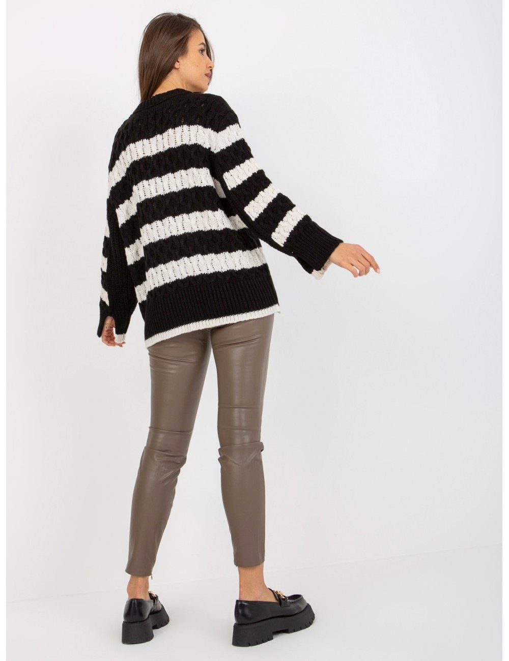 Dzianinowy sweter oversize w paski
