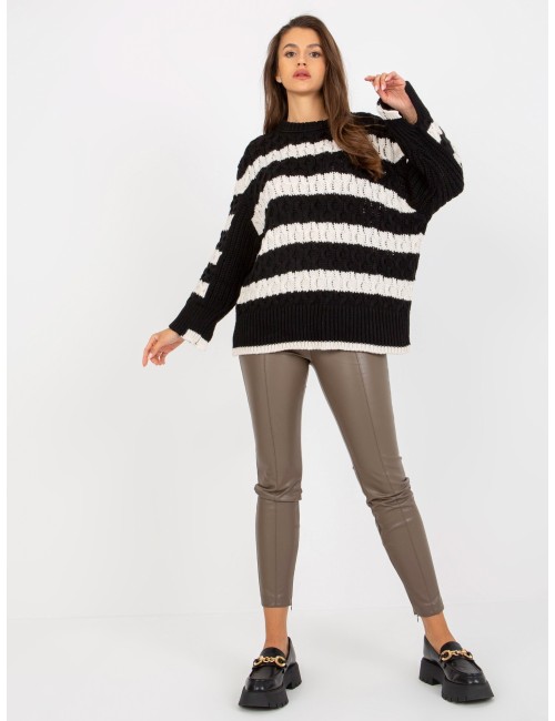 Dzianinowy sweter oversize w paski