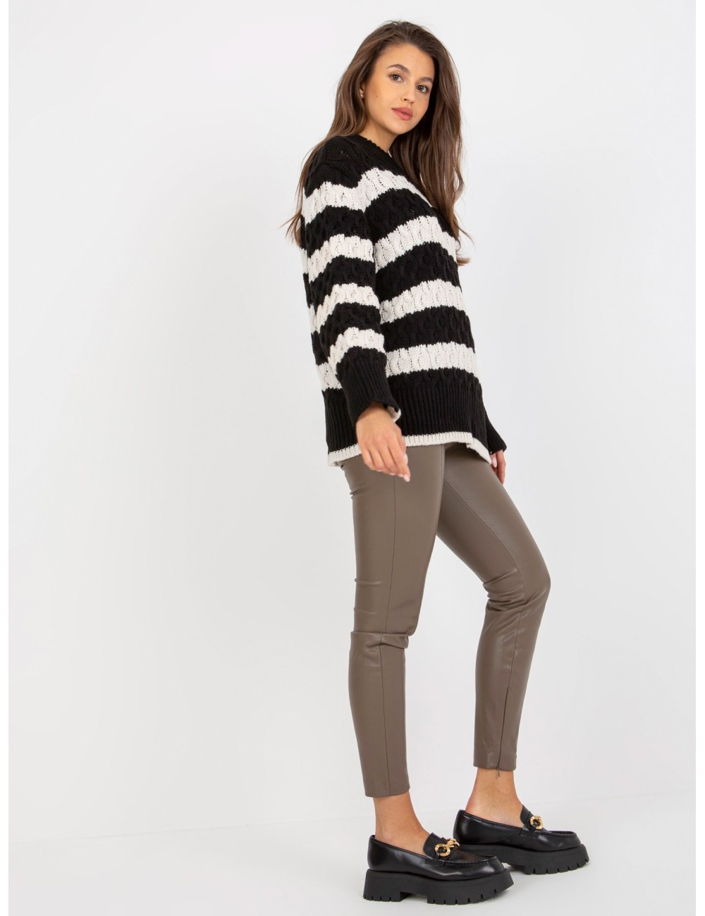Dzianinowy sweter oversize w paski