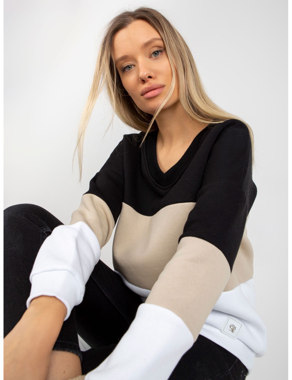 Dresowa bluza basic z dekoltem V