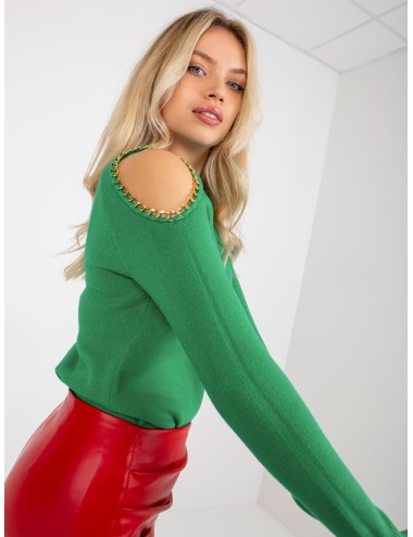 Sweter z odkrytymi ramionami i łańcuszkami