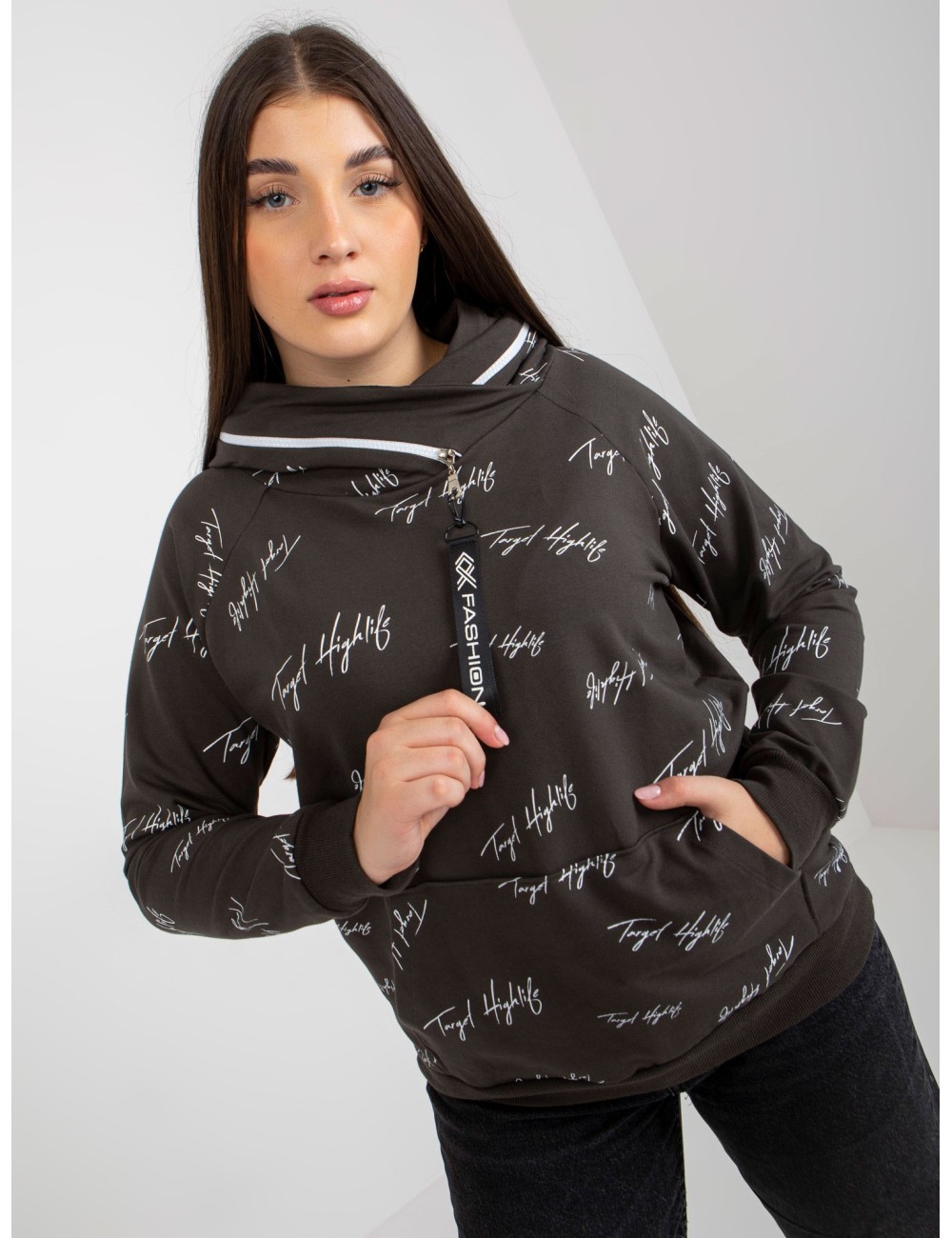 Damska bluza plus size z kapturem i nadrukiem