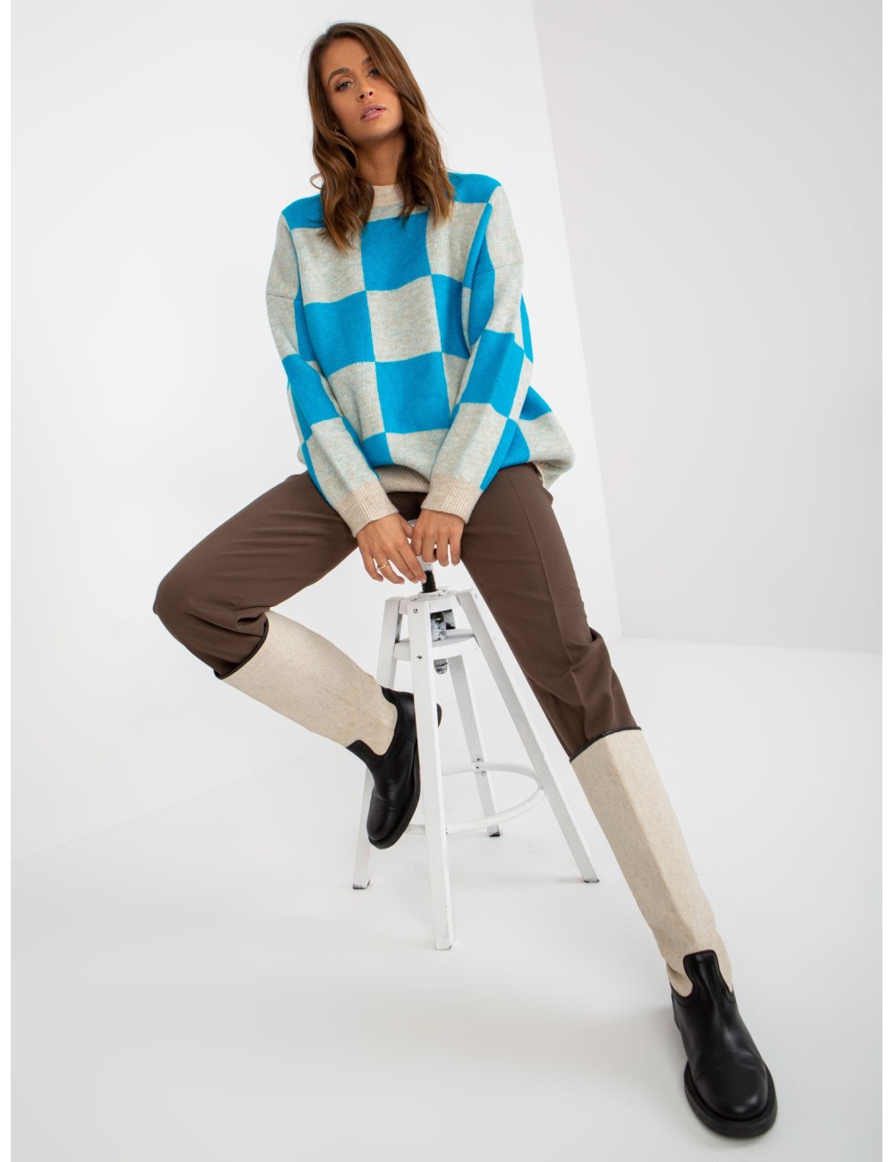 Damski sweter oversize w kratę