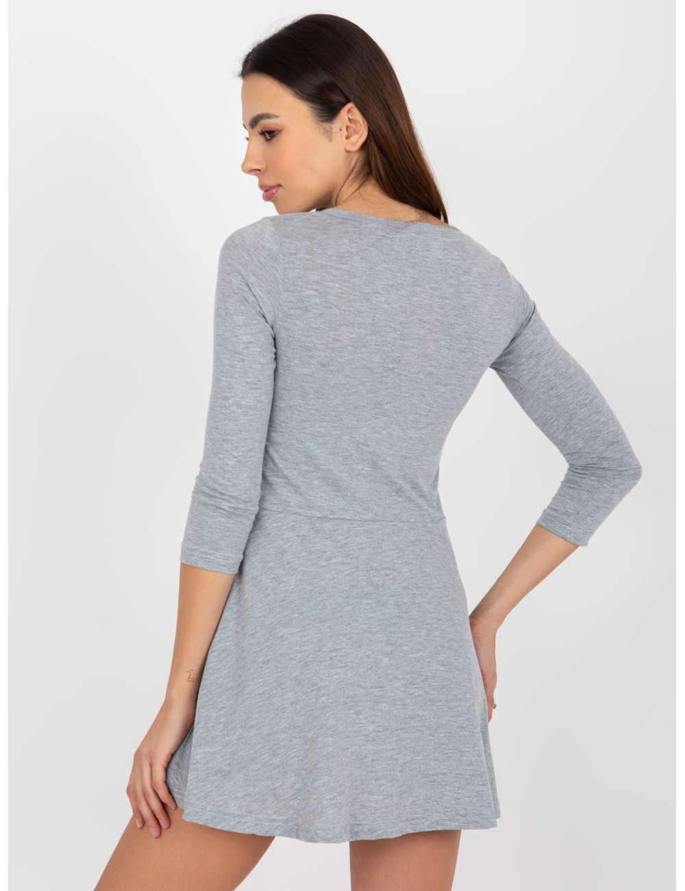 Rozkloszowana mini sukienka basic z bawełny
