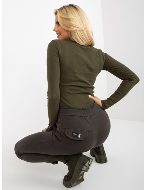 Khaki dresowe spodnie basic z wiązaniem
