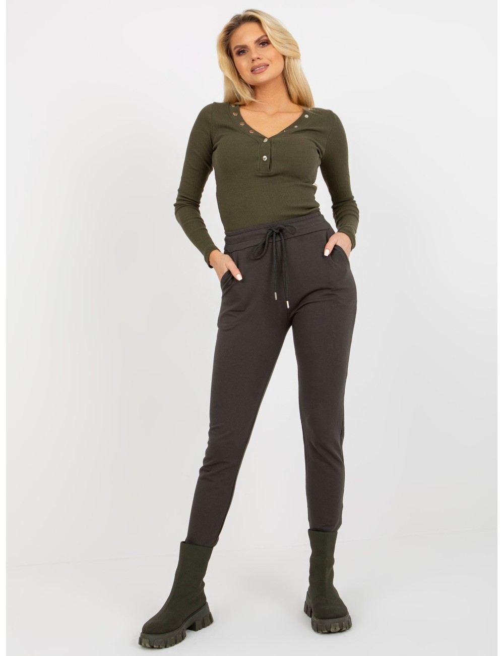 Khaki dresowe spodnie basic z wiązaniem