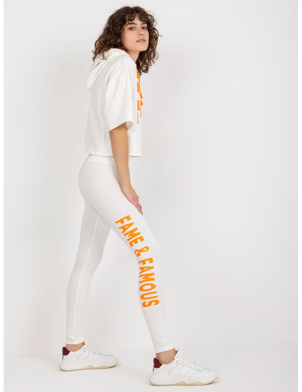 Dwuczęściowy komplet sportowy z legginsami