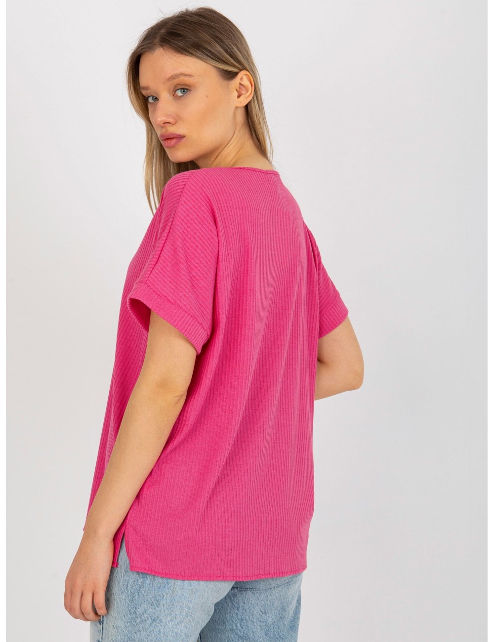 Prążkowana bluzka oversize z krótkim rękawem
