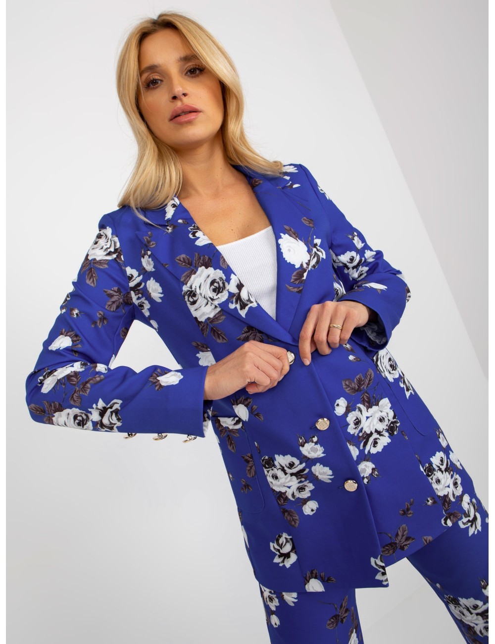 Elegancka marynarka w róże od garnituru
