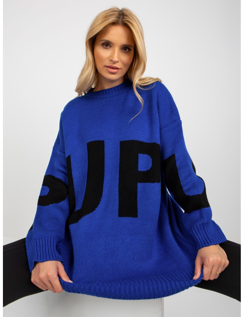Damski sweter oversize z napisem RUE PARIS