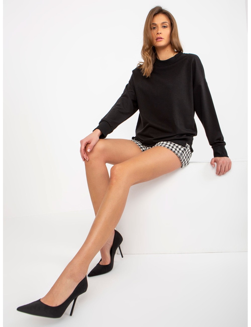 Luźna bluza bez kaptura z rozcięciami