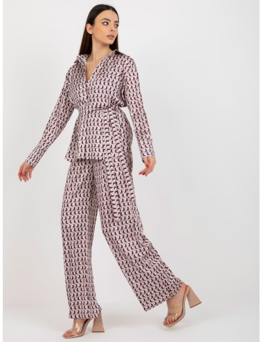 Trzyczęściowy komplet elegancki z topem