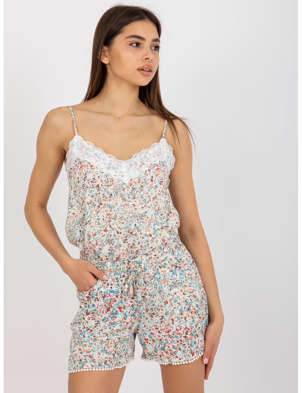 Białe letnie szorty casualowe w kwiaty FRESH MADE