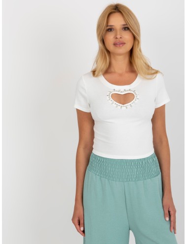 Krótki t-shirt z aplikacją i wycięciem