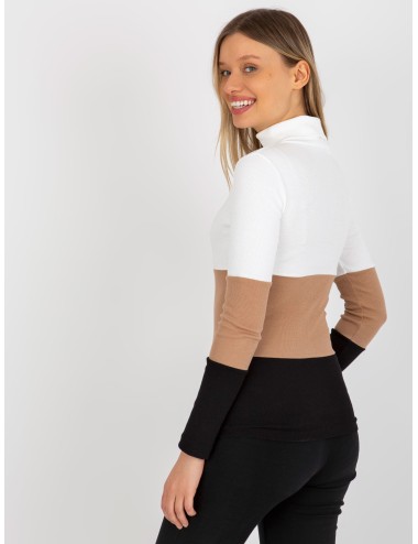 czerwona prążkowana bluzka basic z golfem