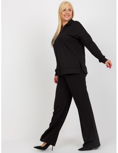 Dwuczęściowy komplet plus size w prążek