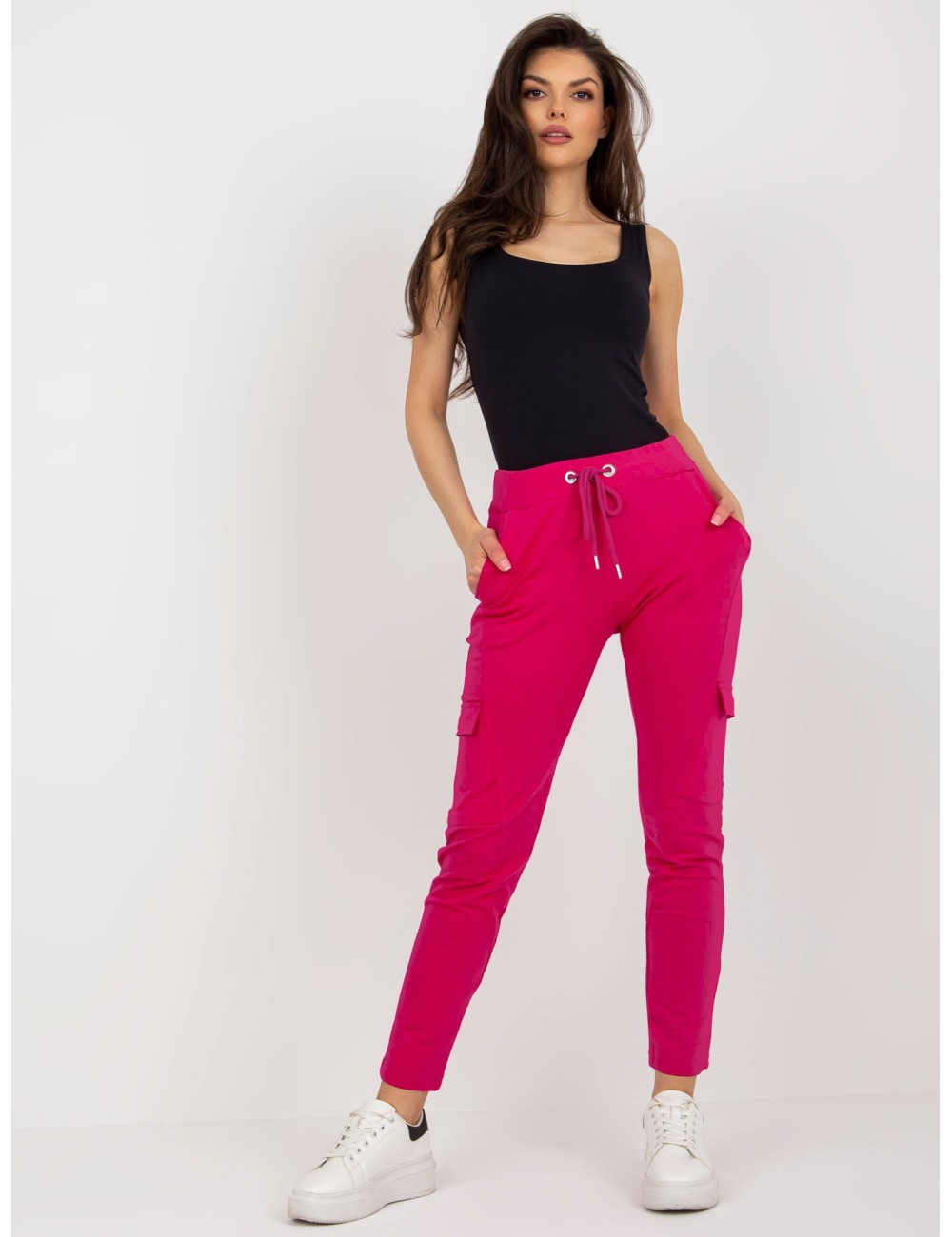 Damskie spodnie dresowe cargo high waist