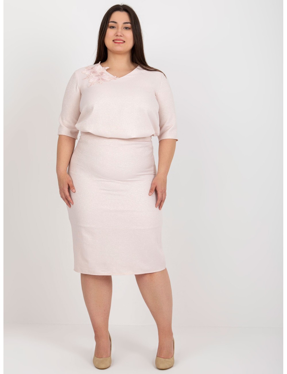 Jasnobrzoskwiniowa ołówkowa spódnica plus size