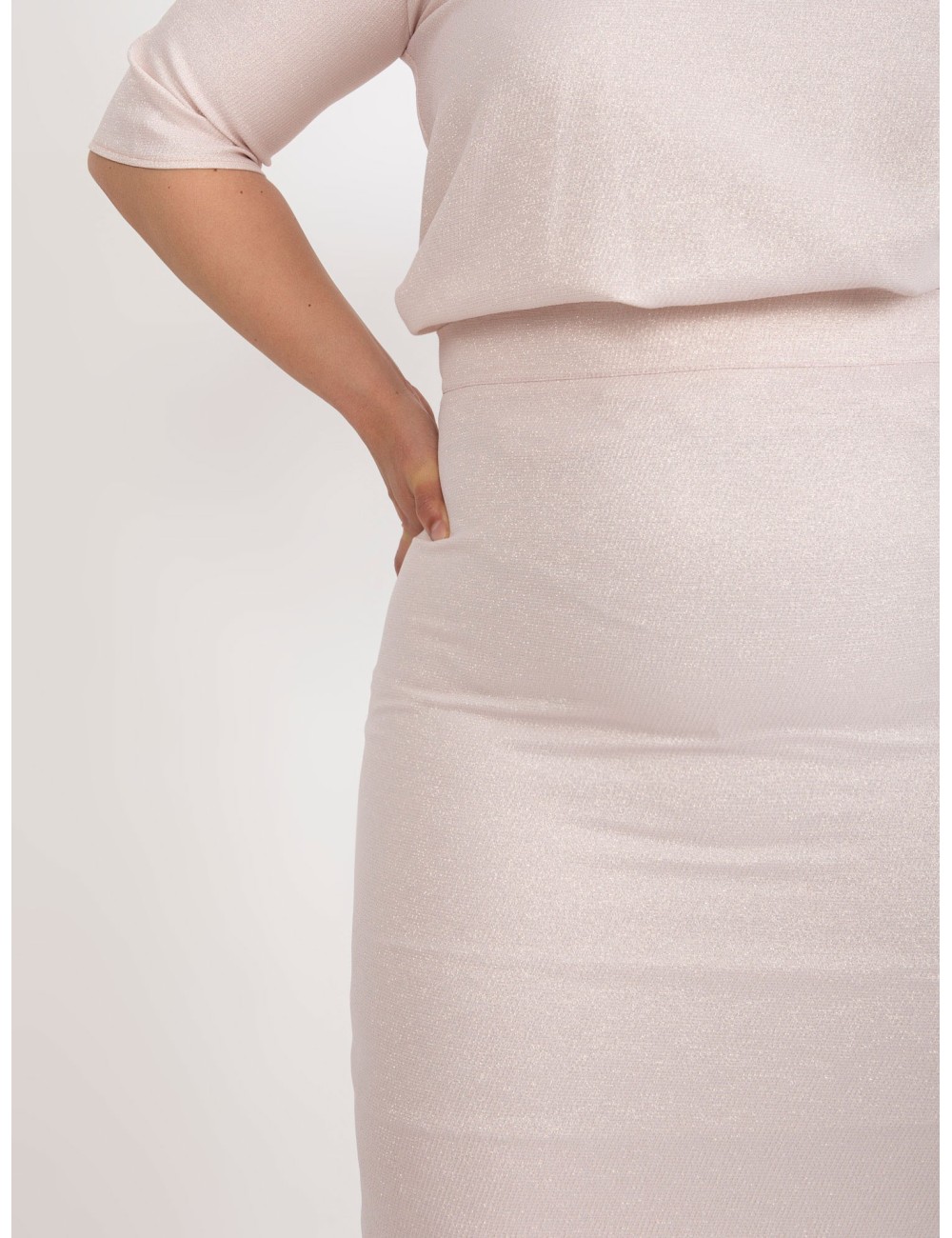 Jasnobrzoskwiniowa ołówkowa spódnica plus size