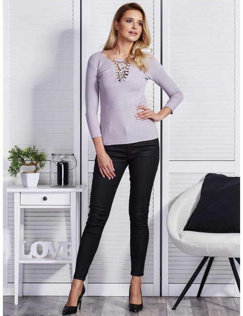 Bluzka damska jasnoszara z dekoltem lace up