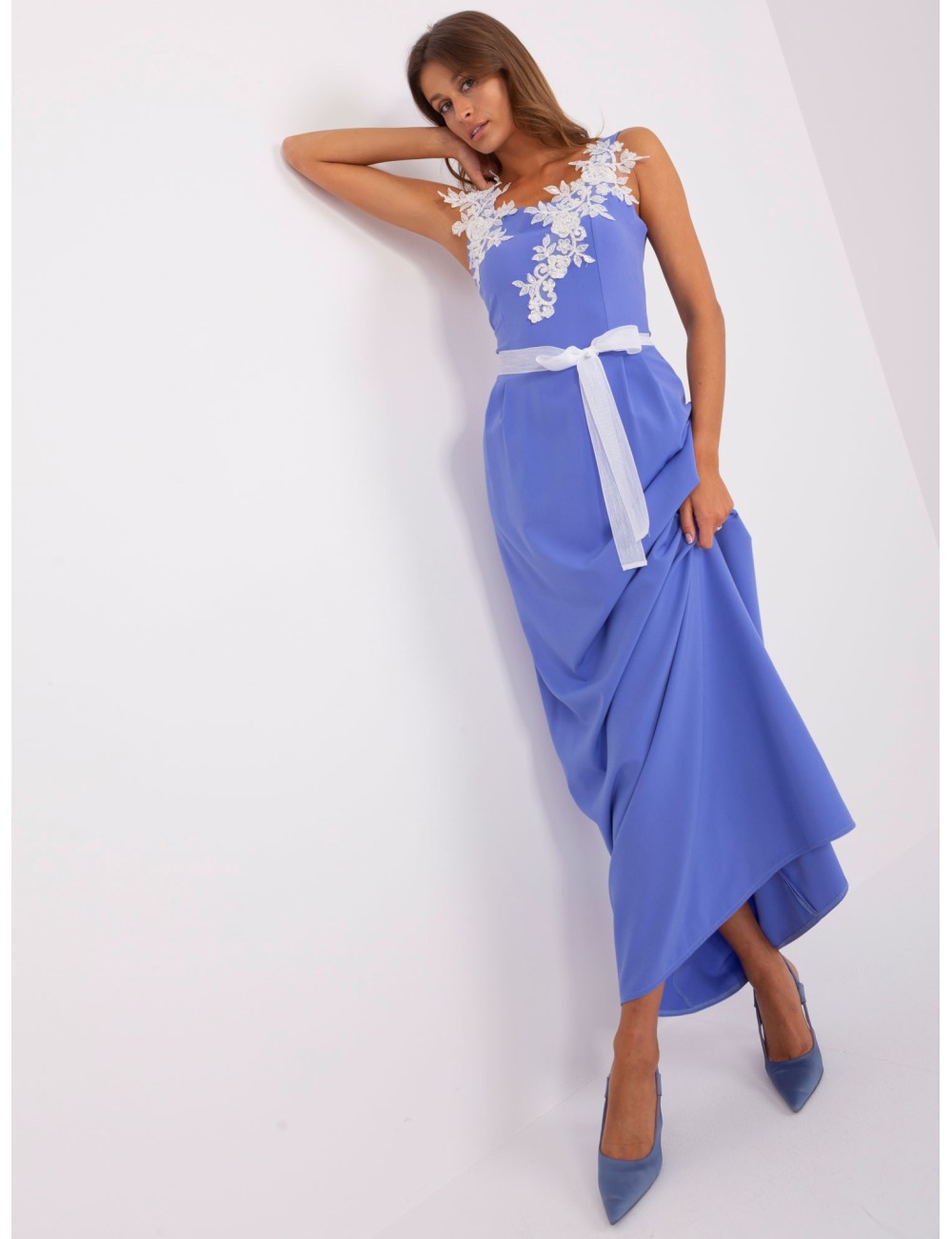 Maxi sukienka wieczorowa z aplikacjami