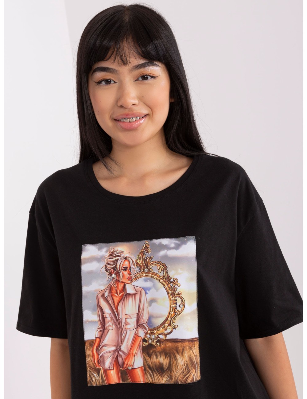 T-shirt z nadrukiem i aplikacją