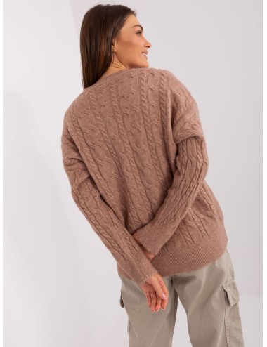 Sweter z warkoczami i okrągłym dekoltem