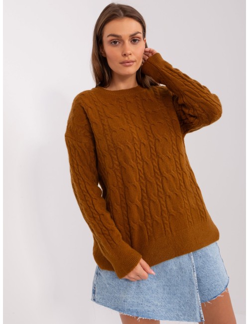 Klasyczny sweter z warkoczami