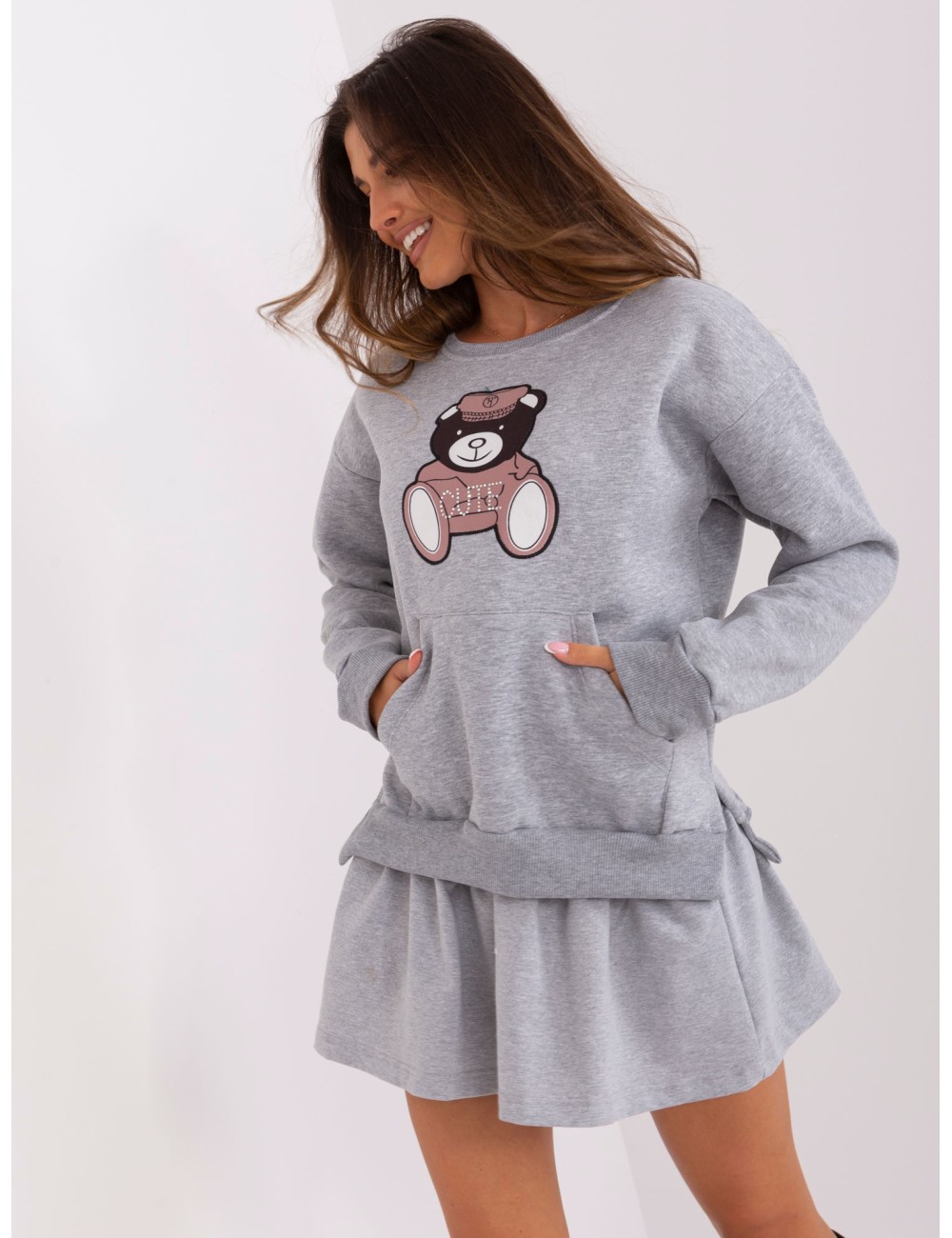 Dresowa bluza kangurka z aplikacją