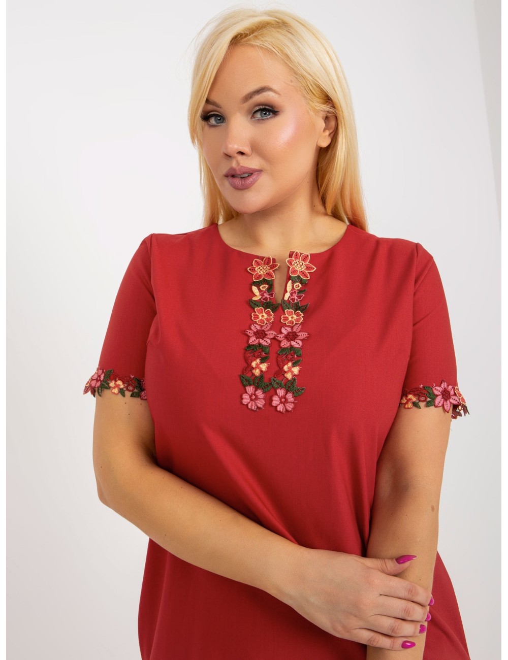 Bawełniana sukienka plus size z koronką