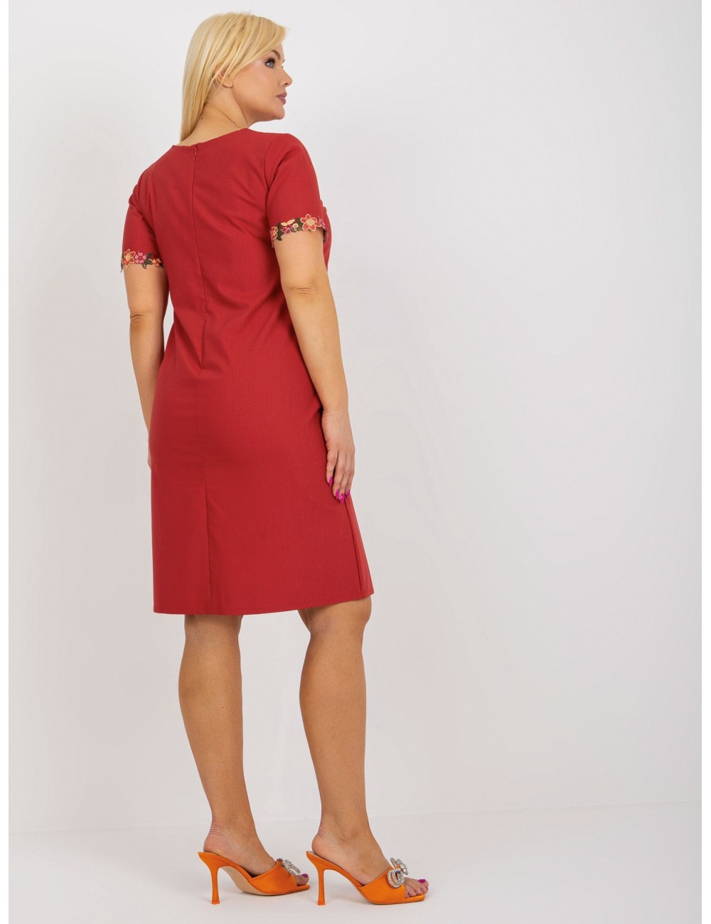 Bawełniana sukienka plus size z koronką