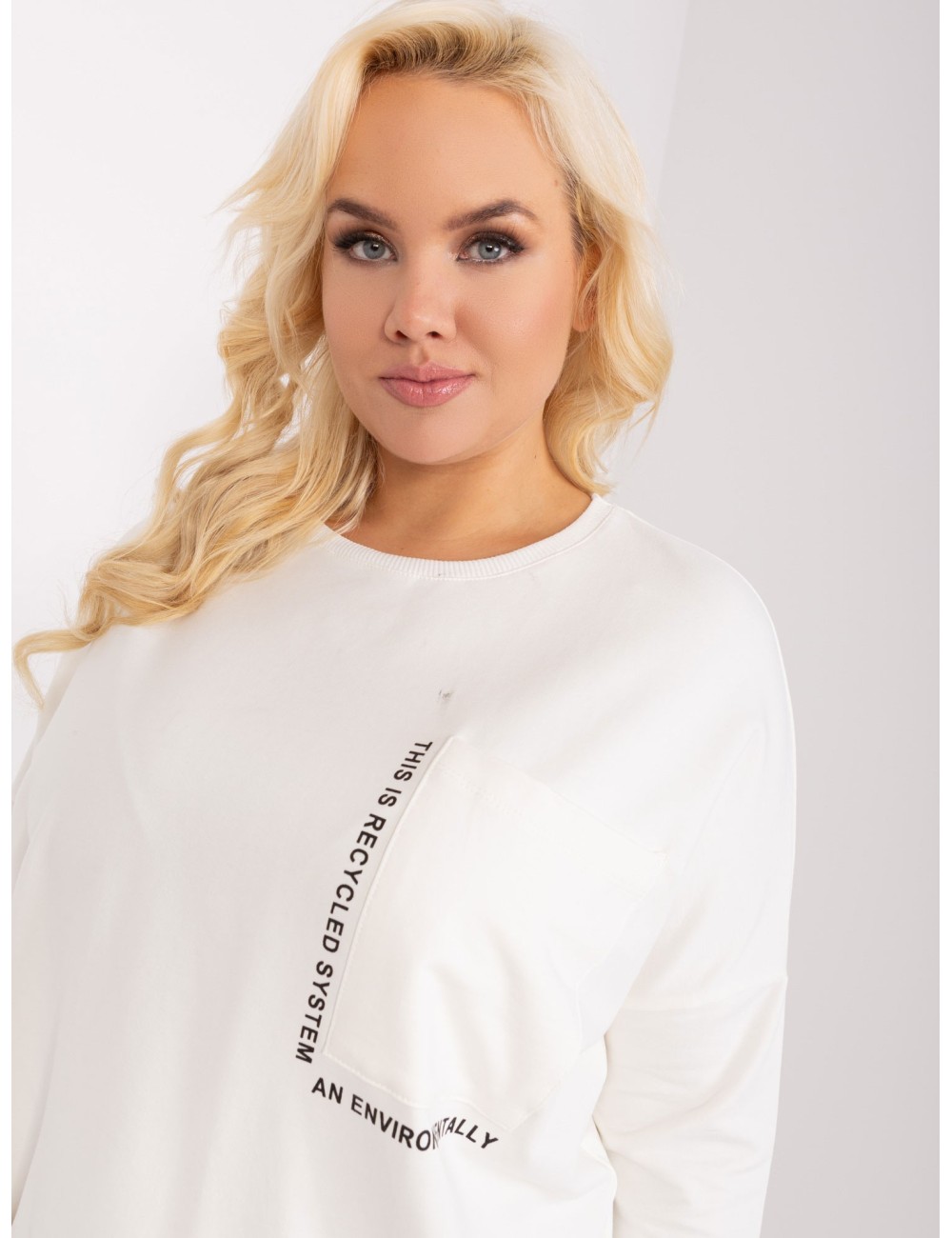 Bluzka plus size z okrągłym dekoltem